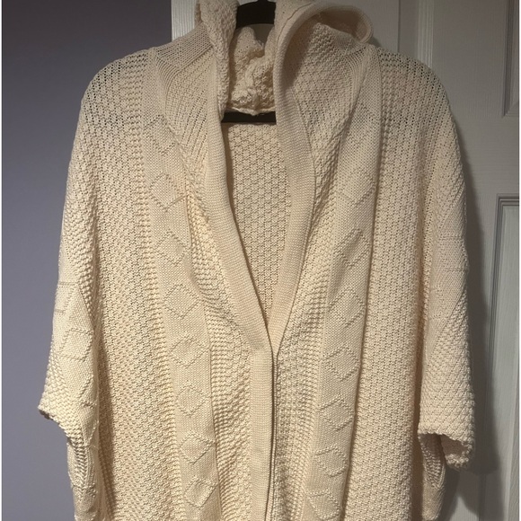 Free People Sweaters - Preowned free people size medium cream, color women’s sweater cardigan